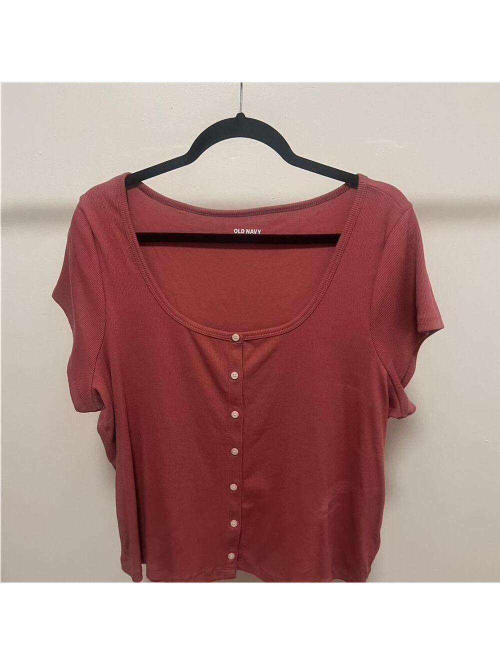 Old Navy Women's Red and Burgundy Blous